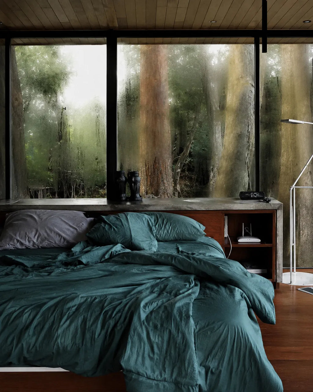 300 TC 100% Cotton Fitted Bedsheet - Petrol (Shaam Sahil)