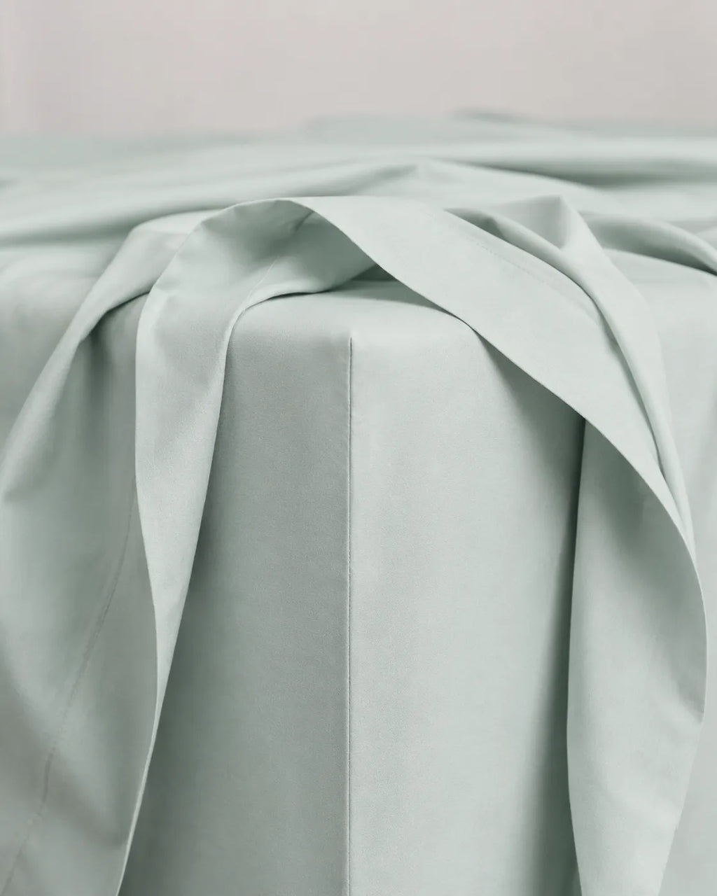 300 TC 100% Cotton Fitted Bedsheet - Mint (Baagh)
